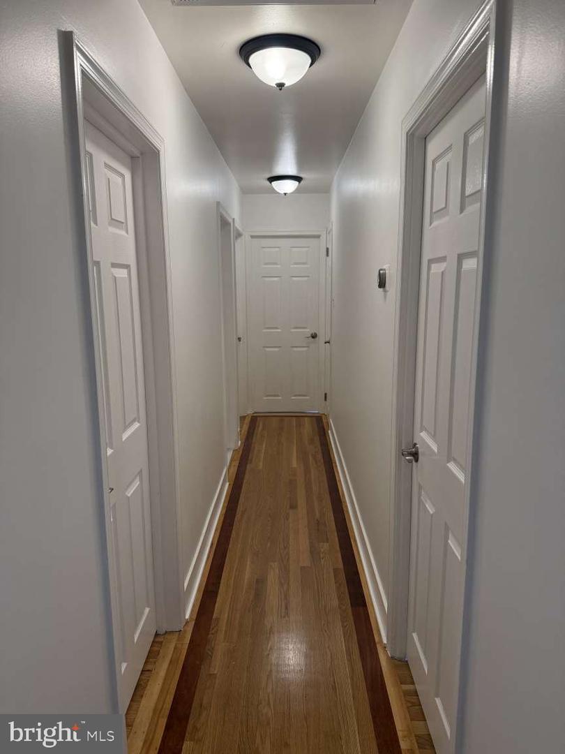 7949 Rolling Green Rd Property Photo 14