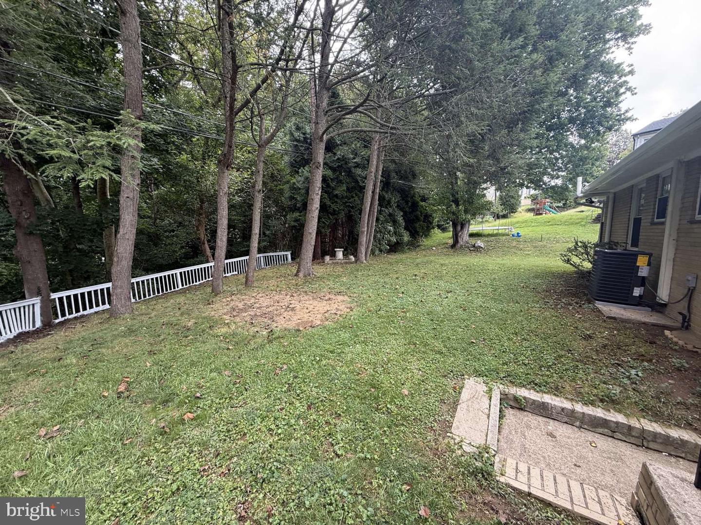 7949 Rolling Green Rd Property Photo 39