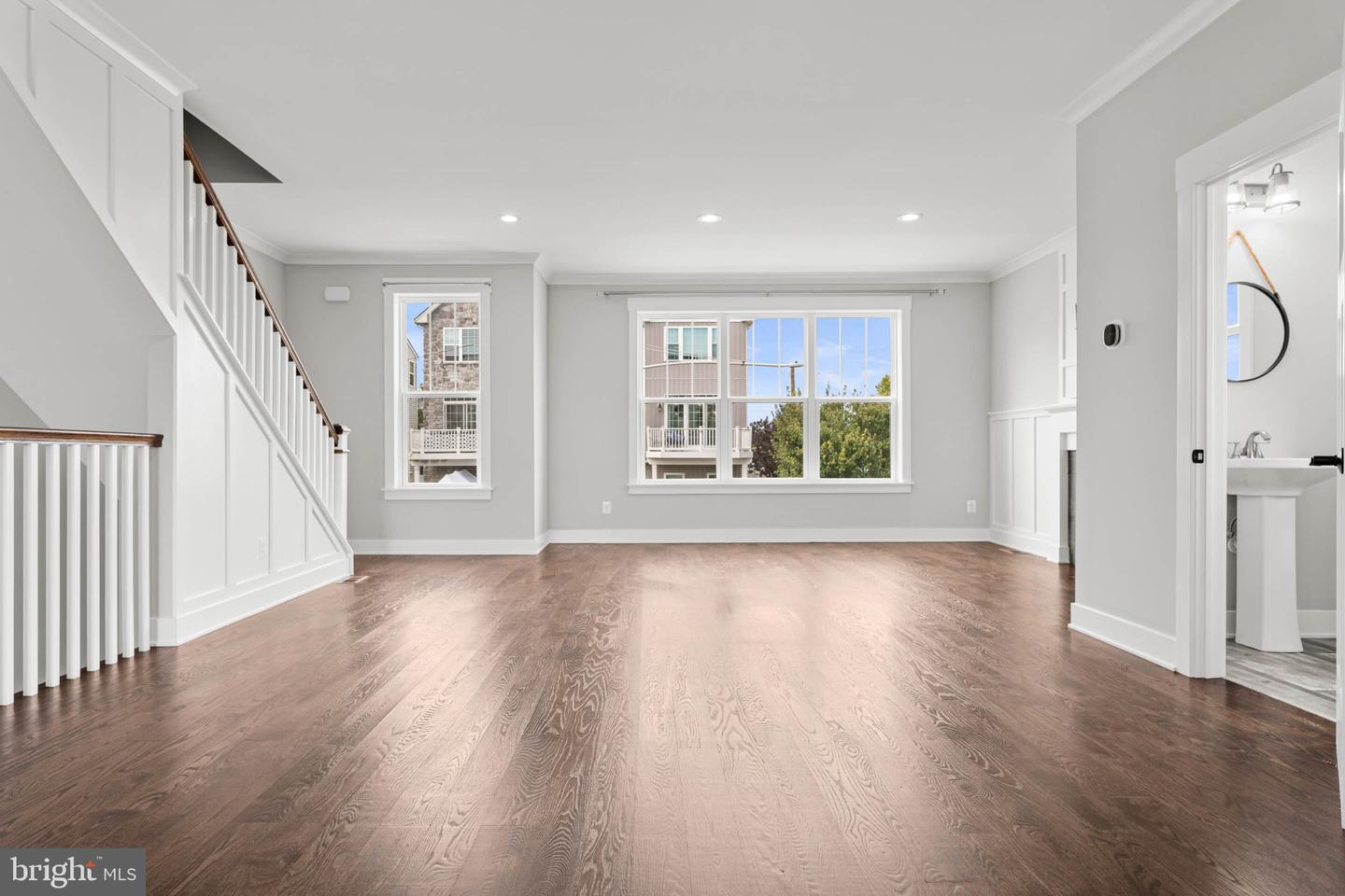 711 Mill St Property Photo 3