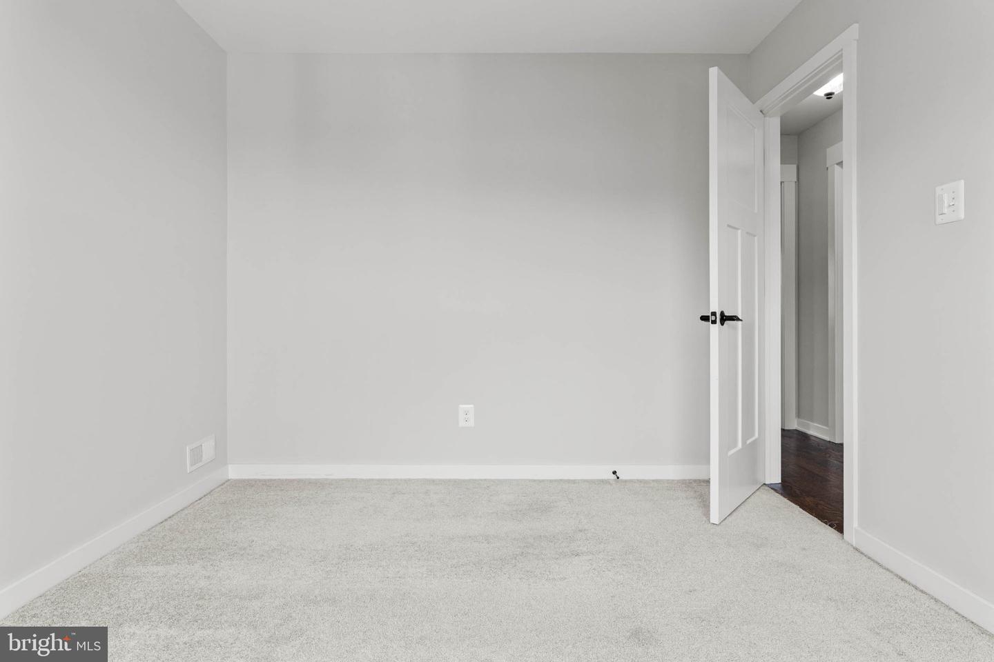 711 Mill St Property Photo 30