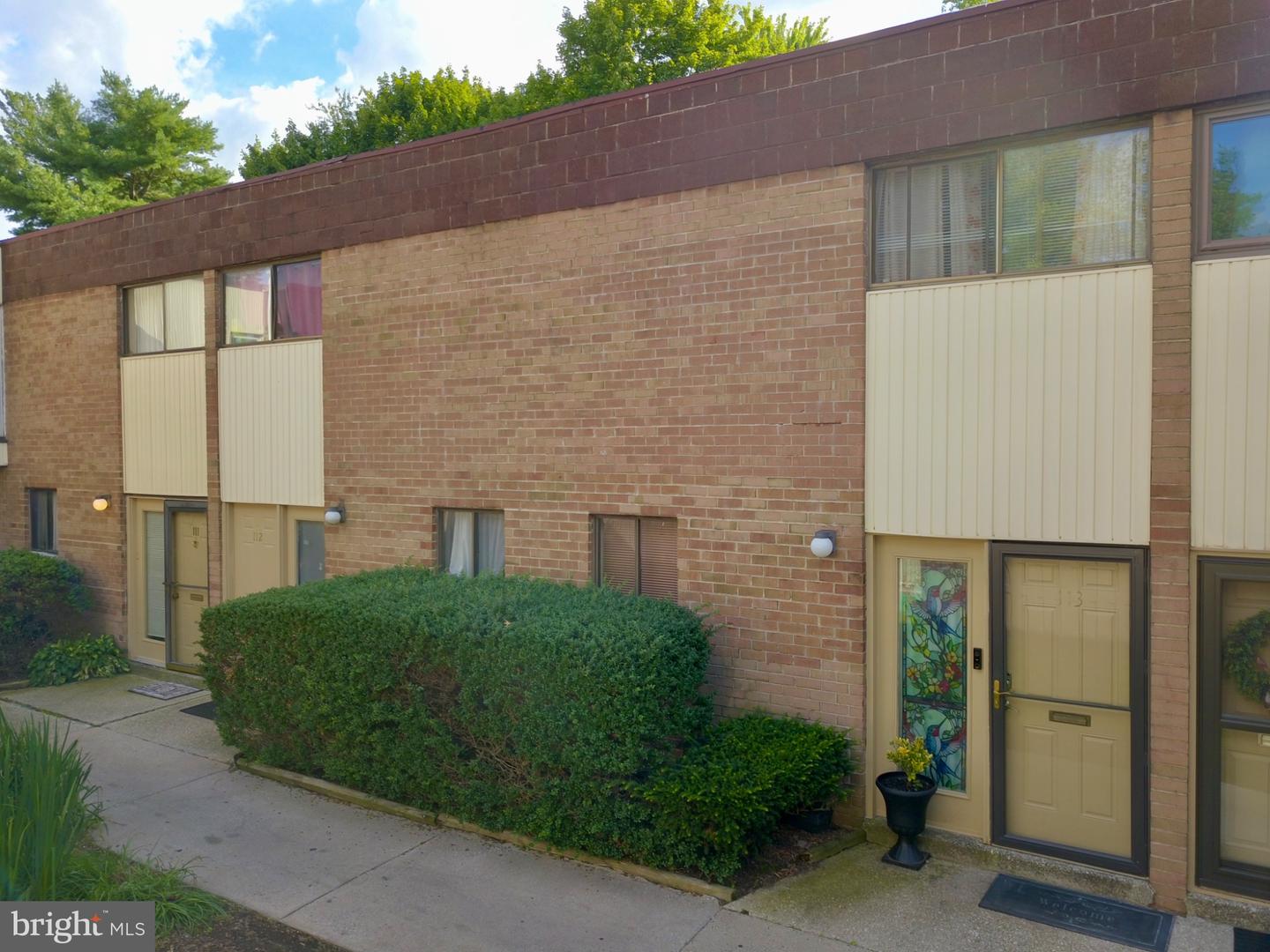 113 CENTRE AVE