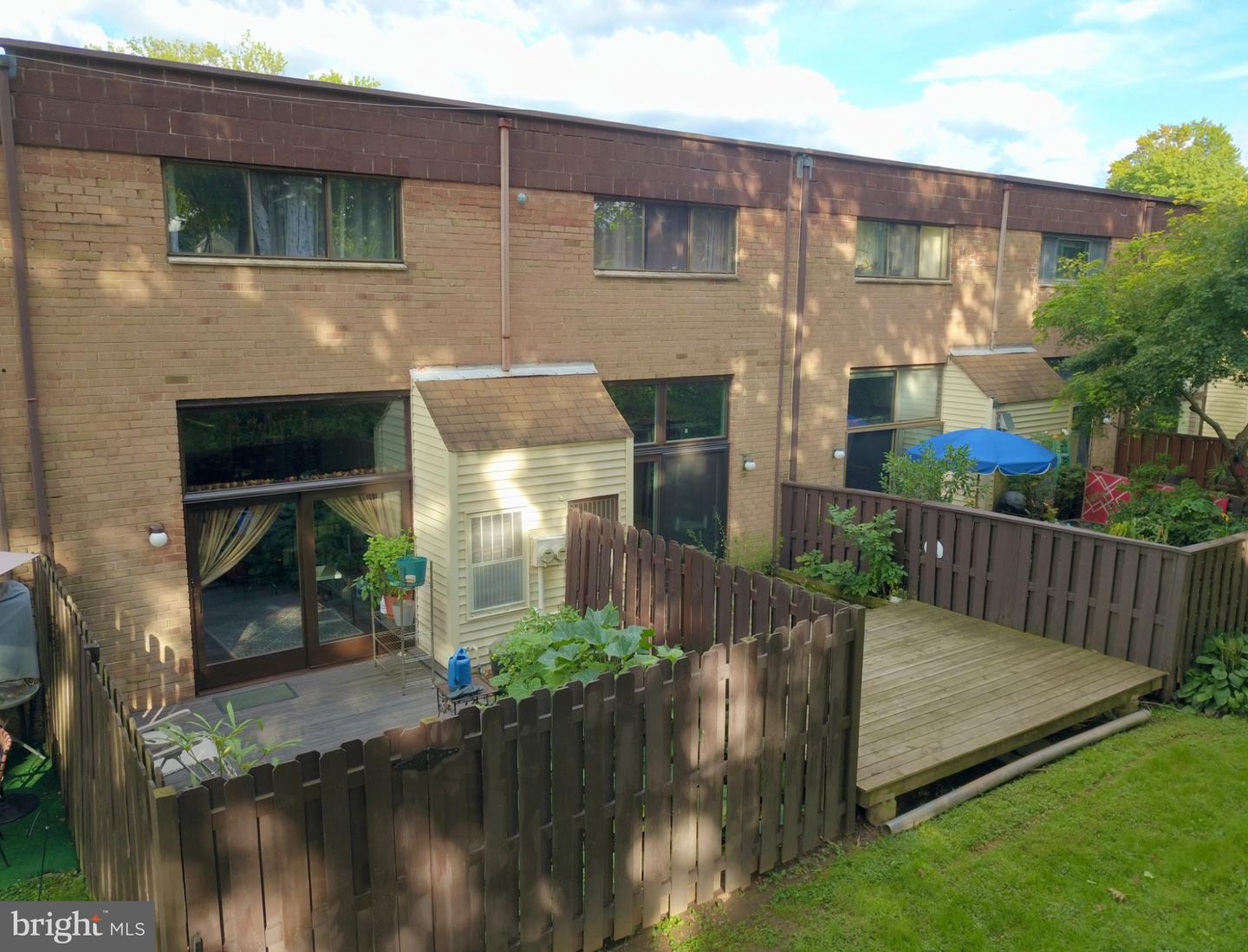 113 Centre Ave Property Photo 6