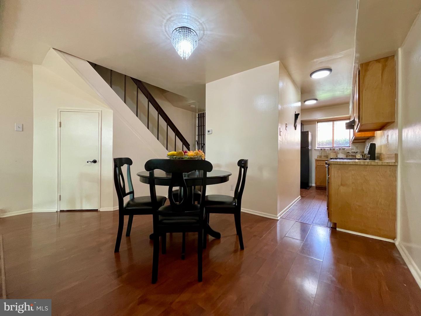 113 Centre Ave Property Photo 14