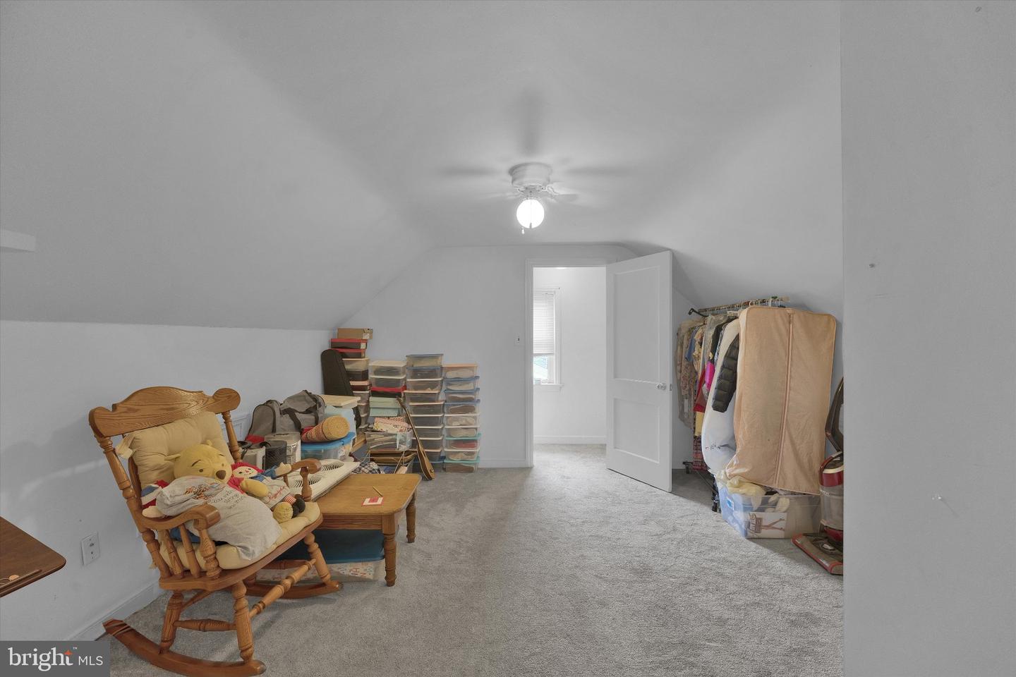 210 E Howard St Property Photo 25