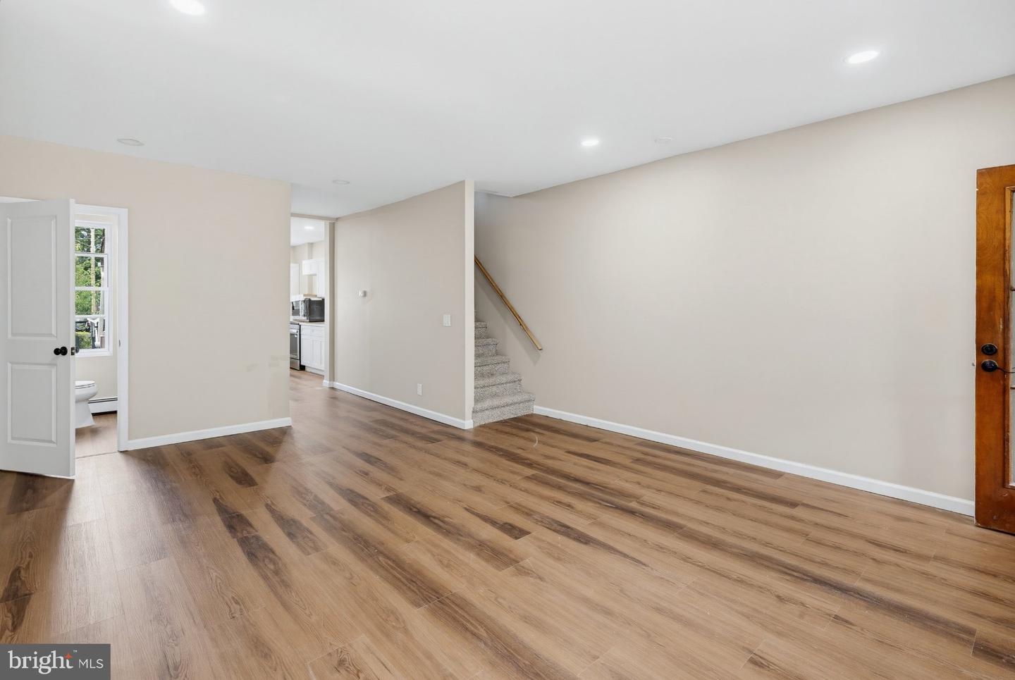 334 Railroad Ave Property Photo 4