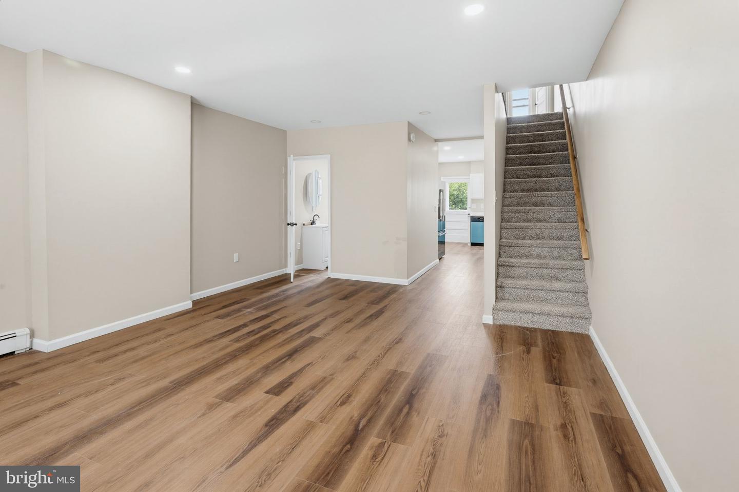 334 Railroad Ave Property Photo 5