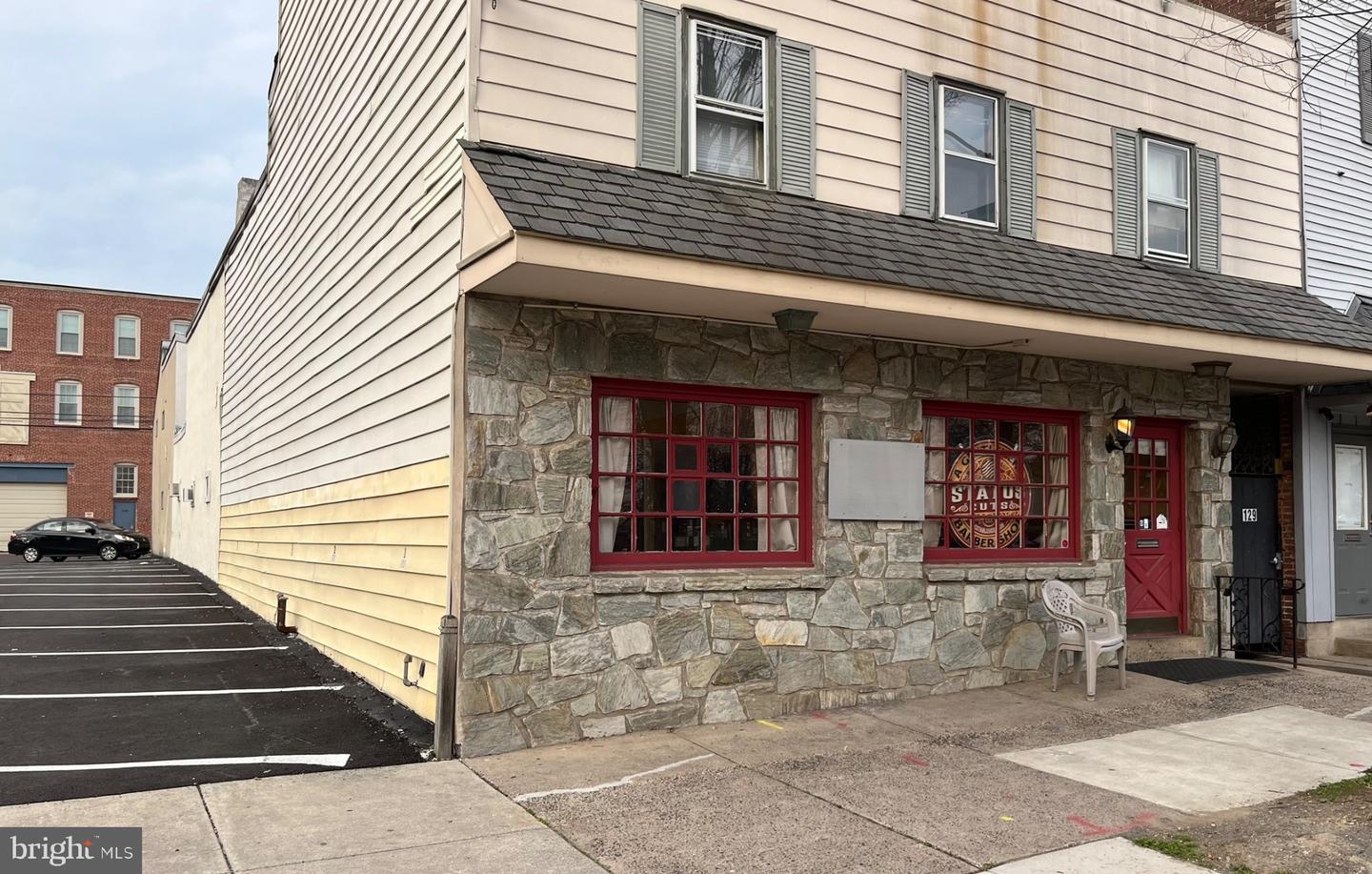 129 E HIGH ST #UNIT A Property Photo 1