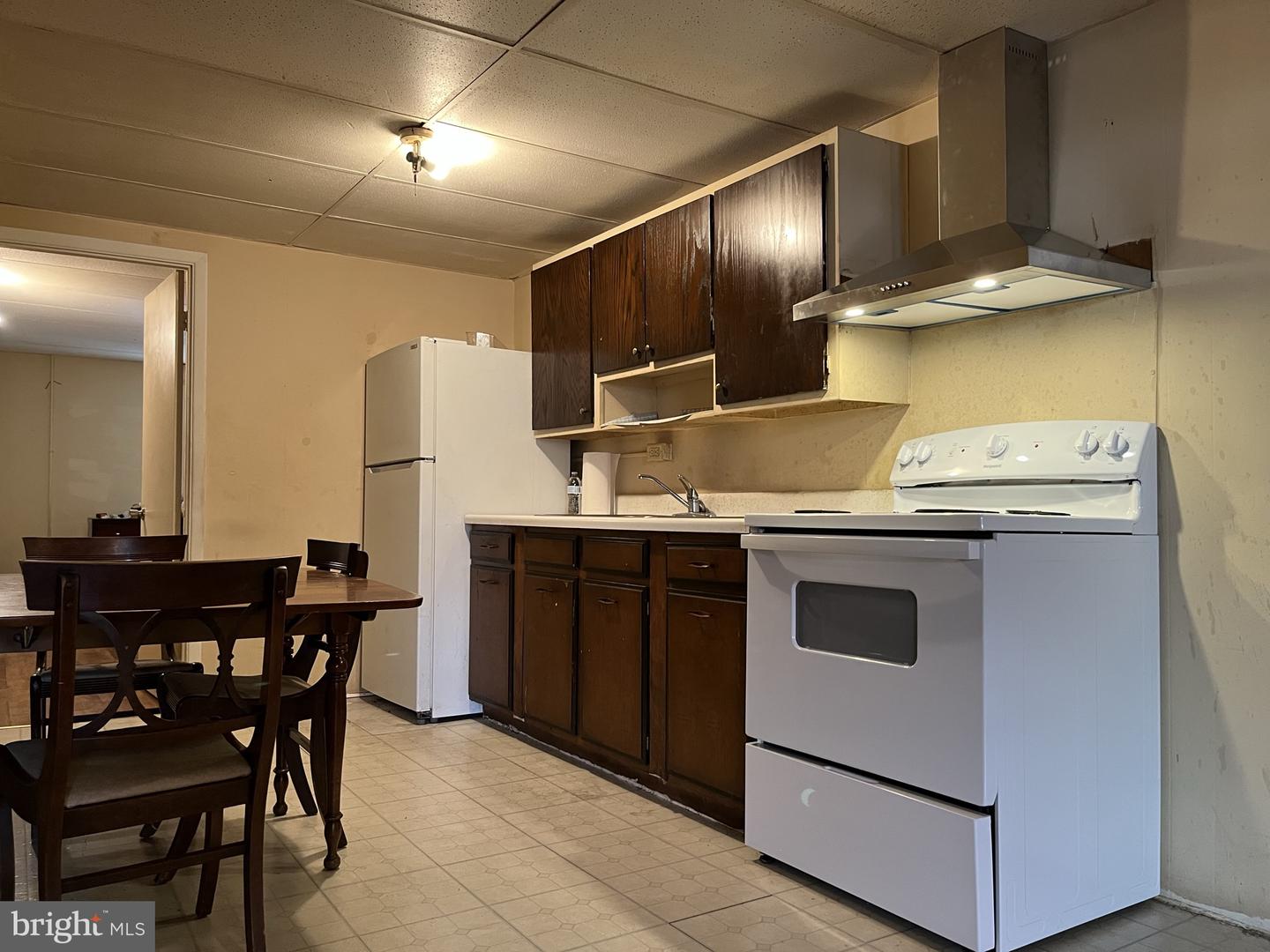 129 E High St #unit A Property Photo 5