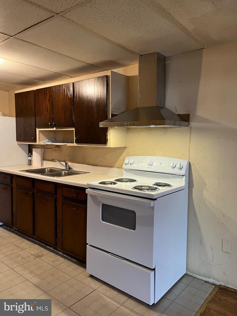 129 E High St #unit A Property Photo 9