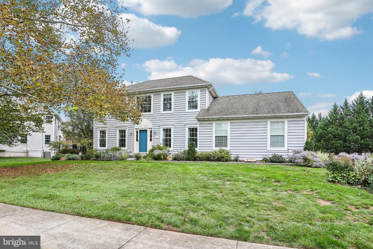 16 Argyle Ln # Property Photo 1
