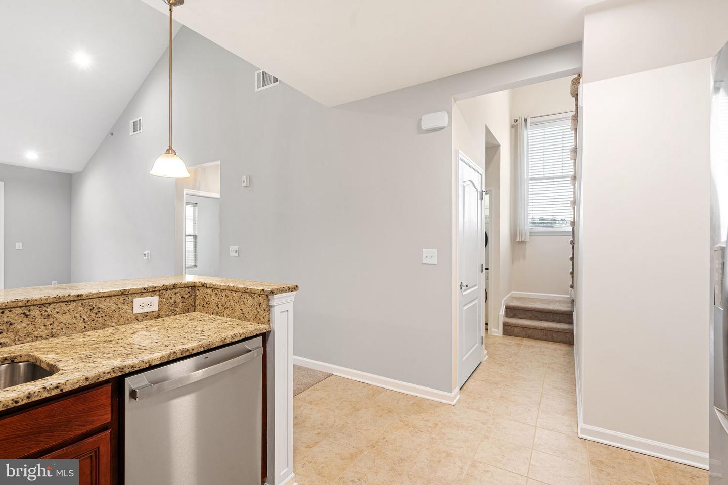 350 W Elm St #3414 Property Photo 15