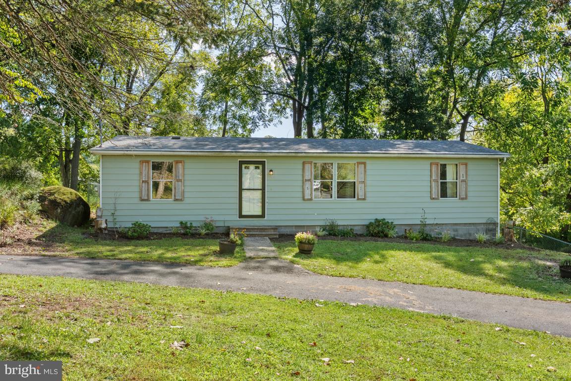 1026 Magazine Rd Property Photo 1