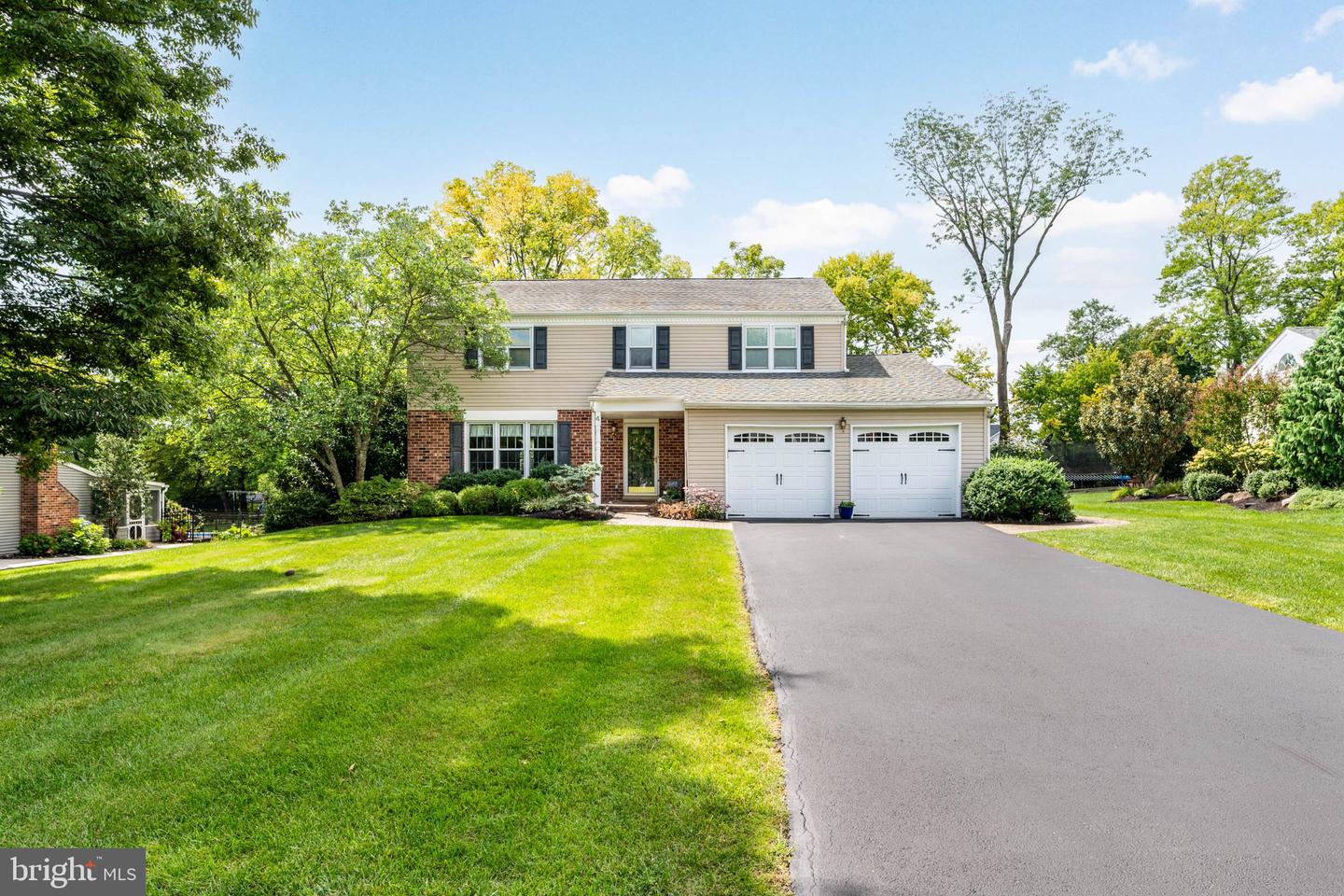 4 WOODSTOCK CIR