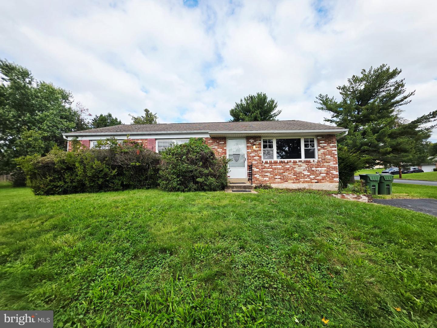3207 MARKLE RD Property Photo 1