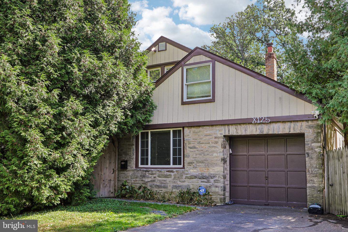 8125 Heacock Ln # Property Photo 1