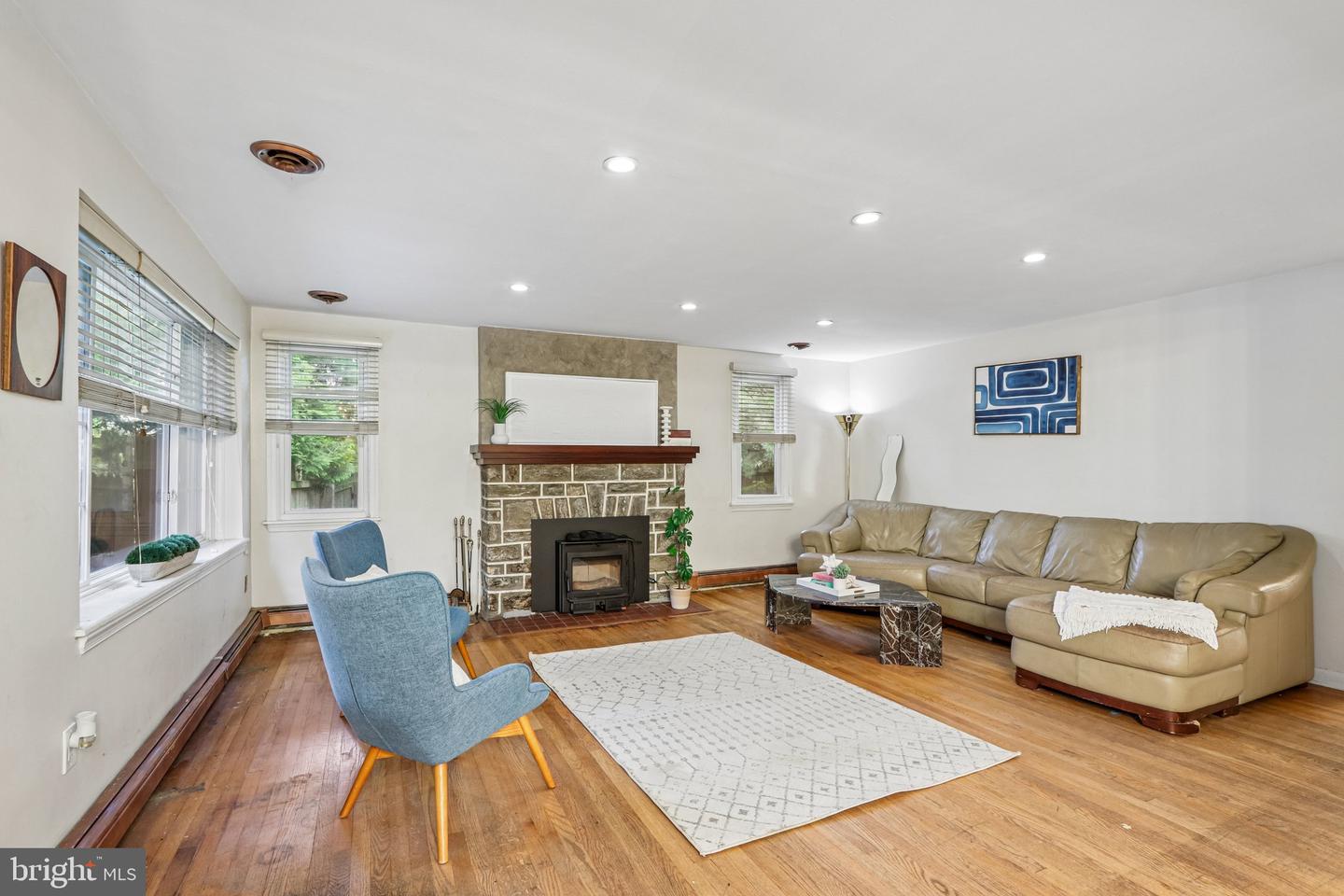 8125 Heacock Ln # Property Photo 6