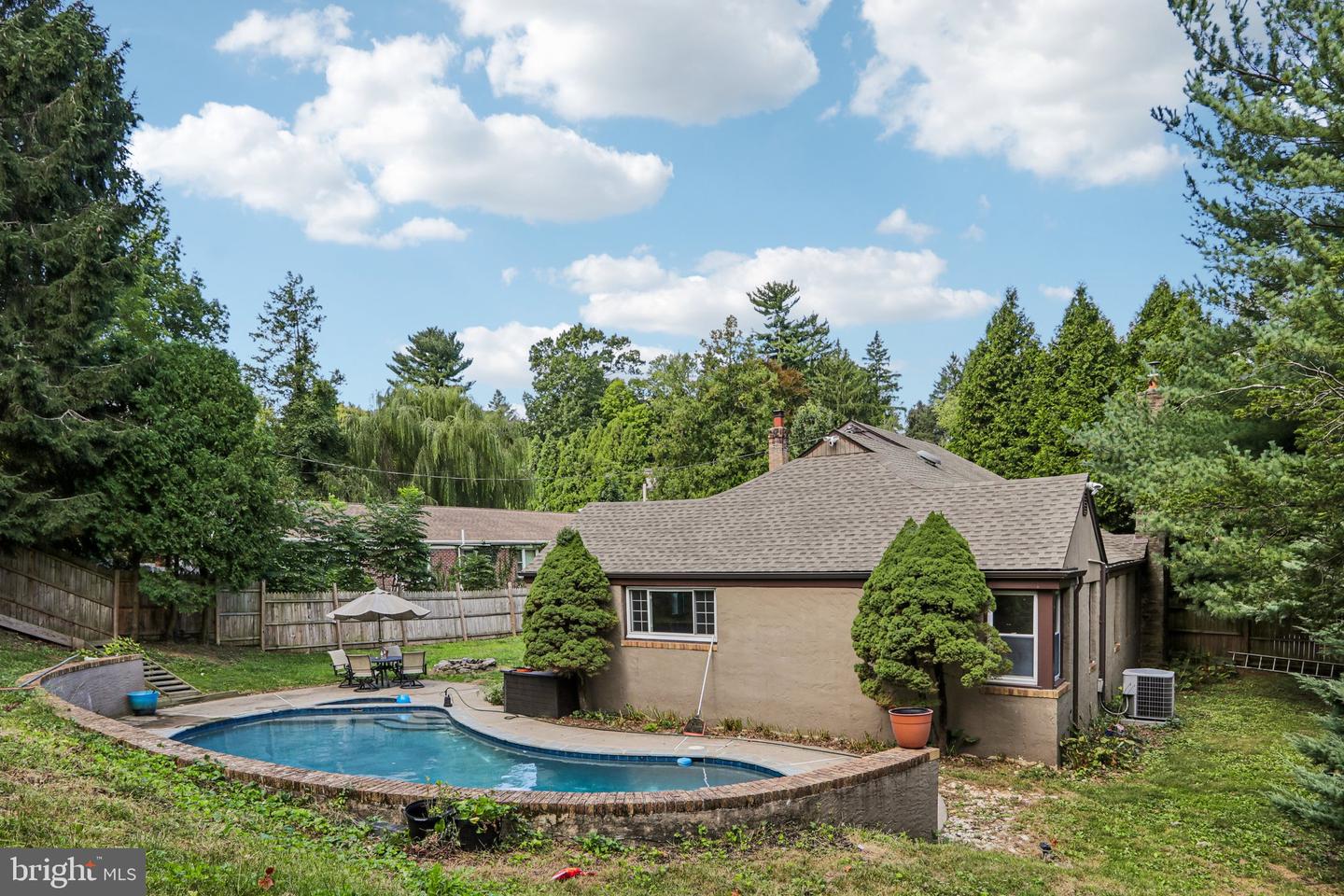 8125 Heacock Ln # Property Photo 31