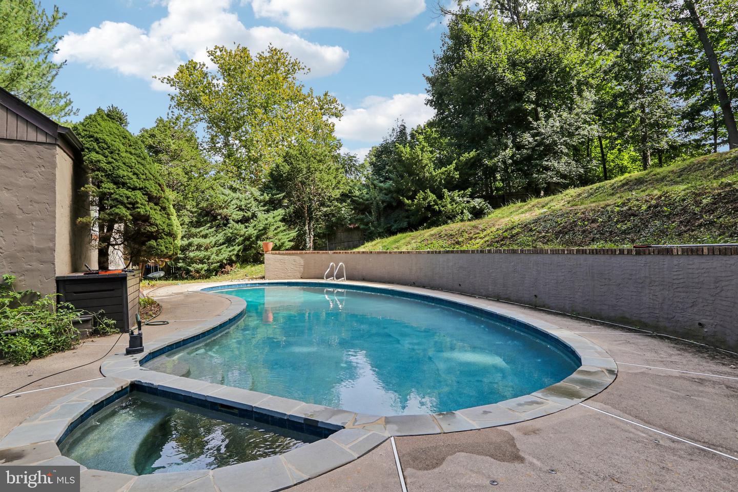 8125 Heacock Ln # Property Photo 33