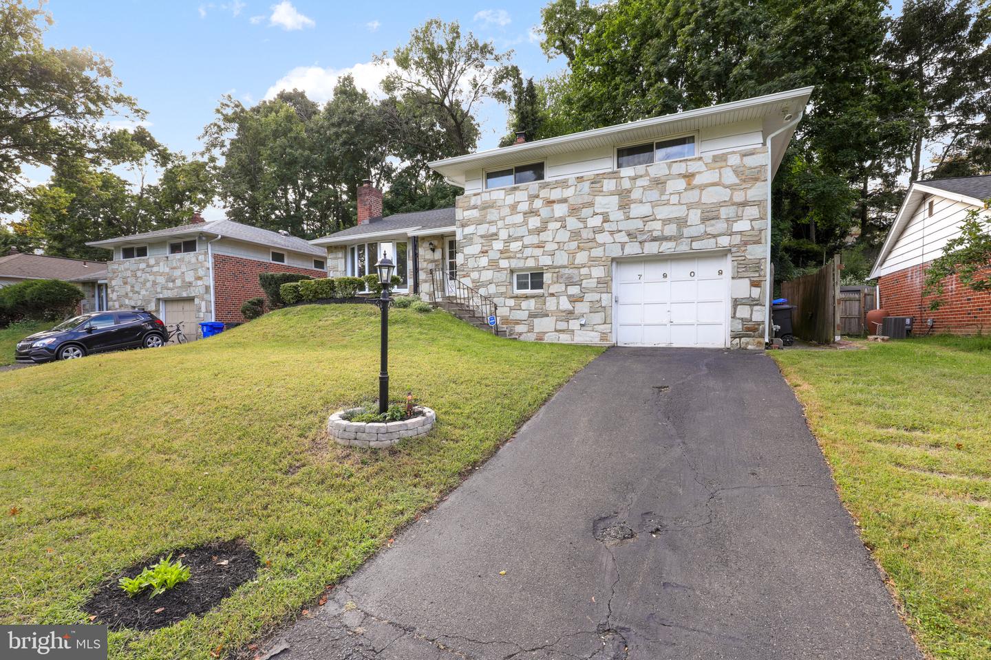 7909 Rodgers Rd # Property Photo 2