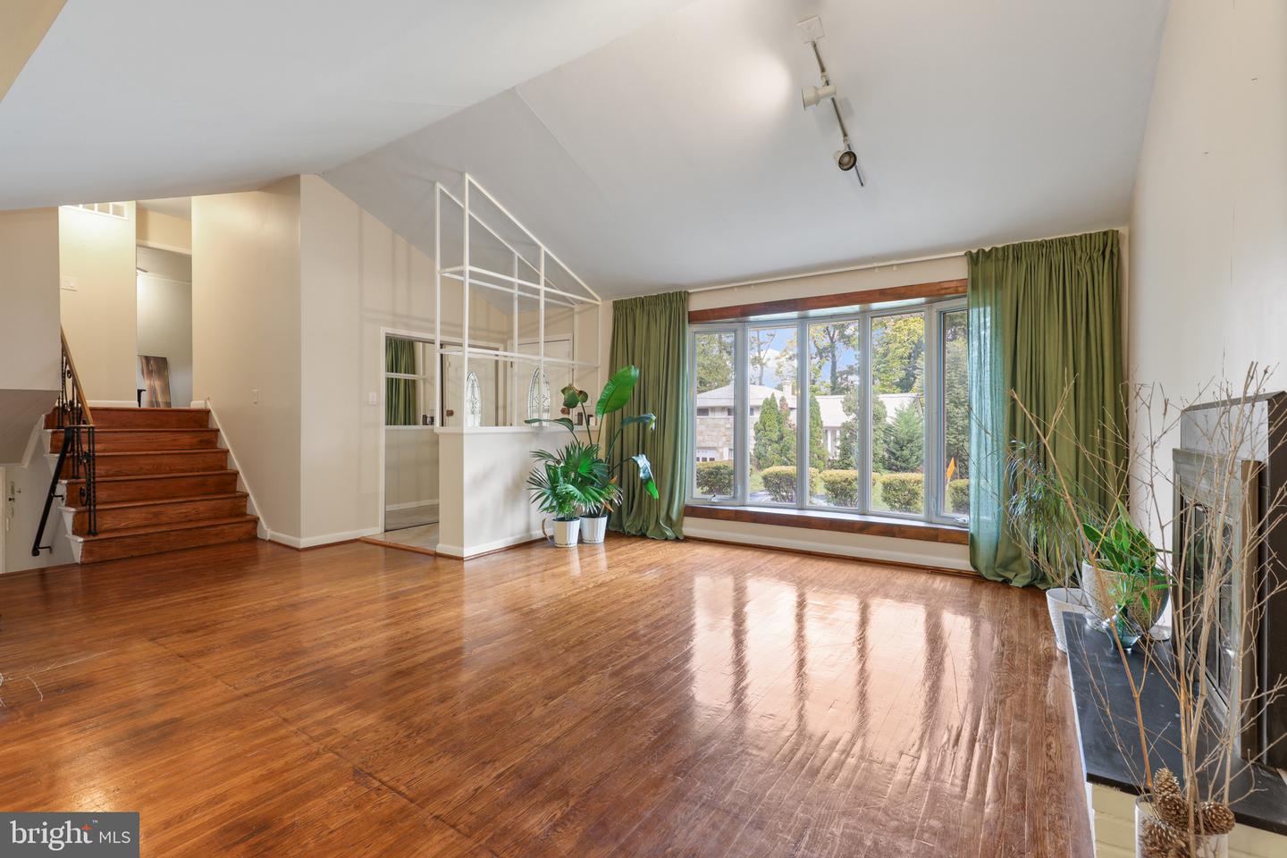 7909 Rodgers Rd # Property Photo 5