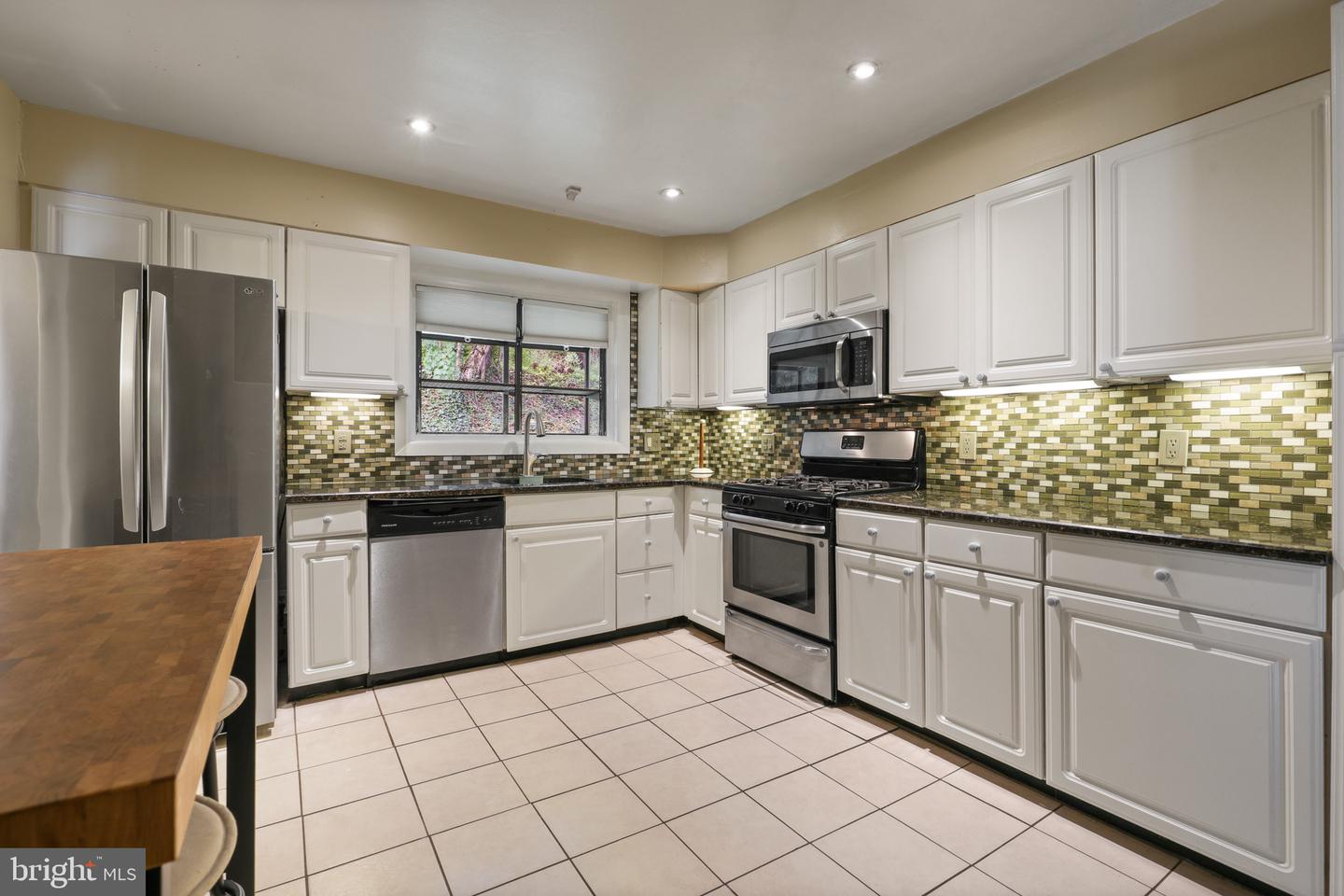 7909 Rodgers Rd # Property Photo 9