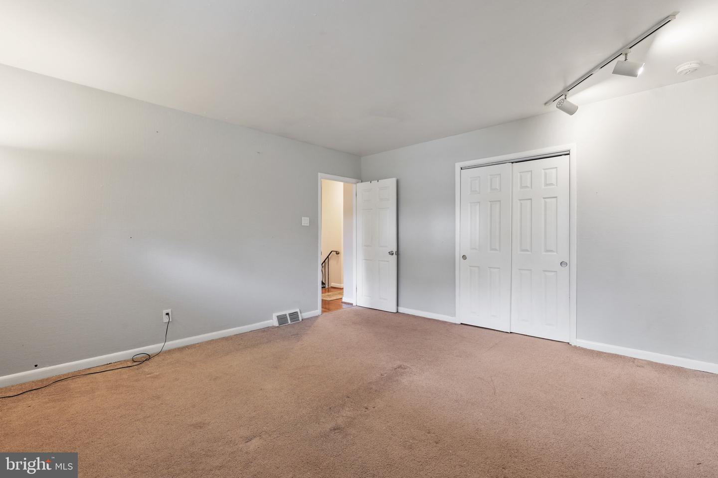 7909 Rodgers Rd # Property Photo 14