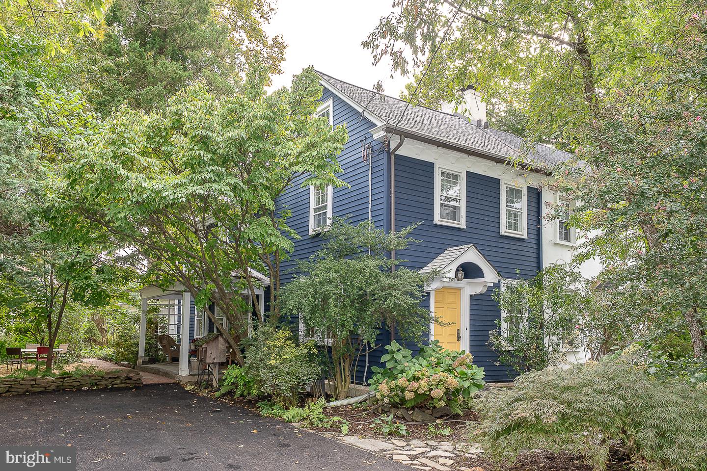 1294 Montgomery Ave Property Photo 1