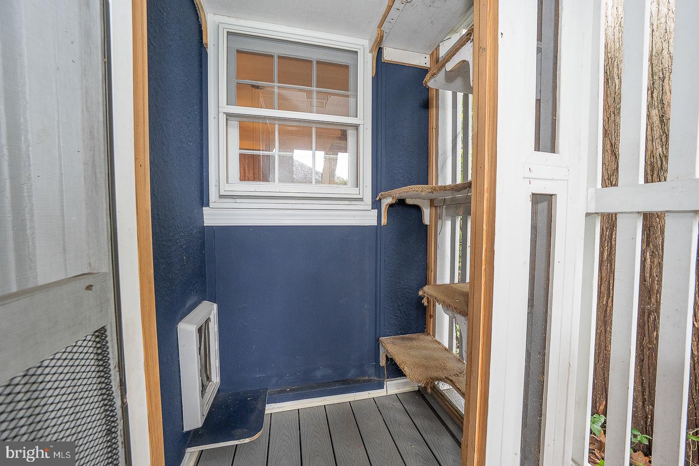 1294 Montgomery Ave Property Photo 36