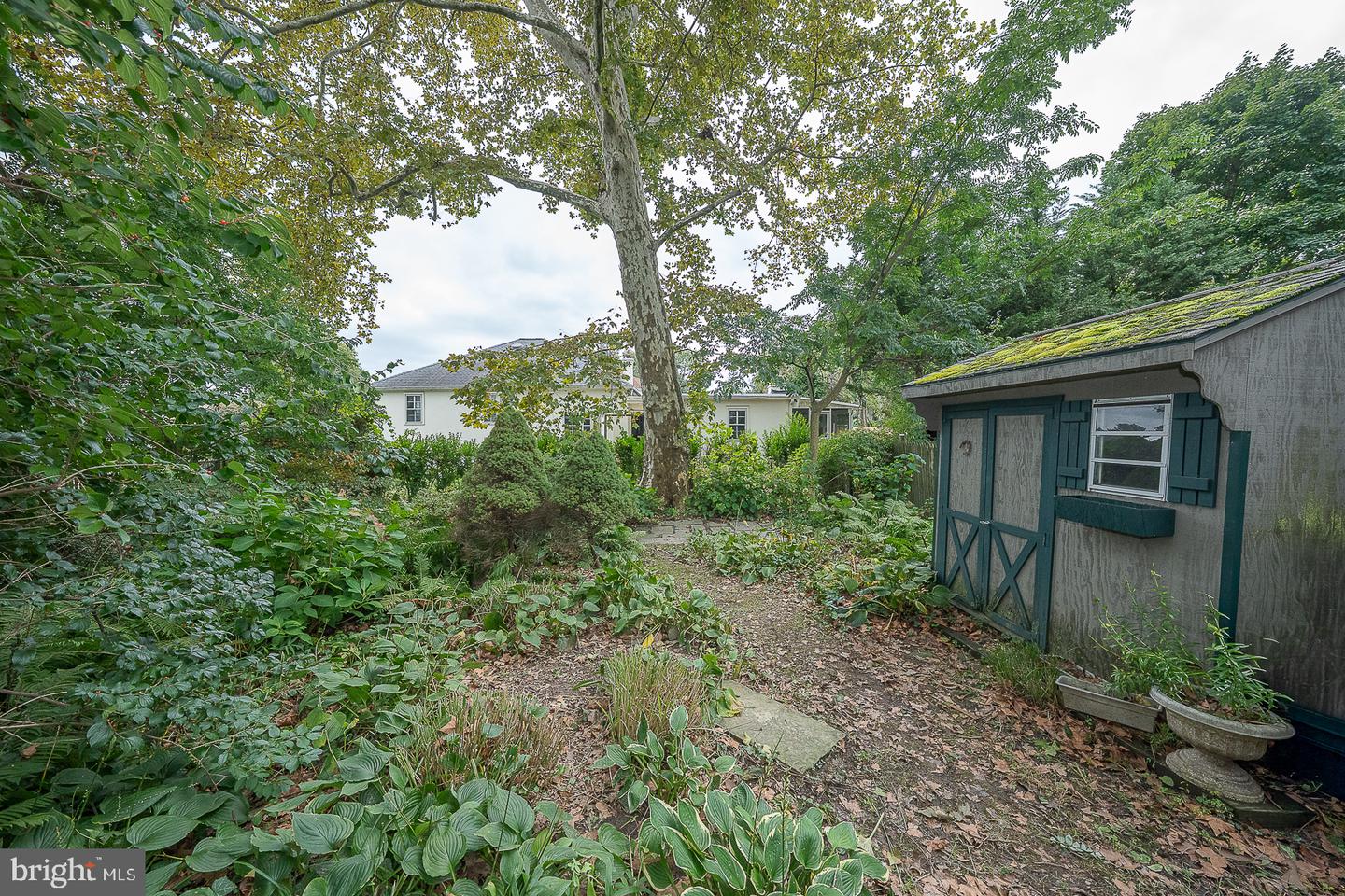 1294 Montgomery Ave Property Photo 40
