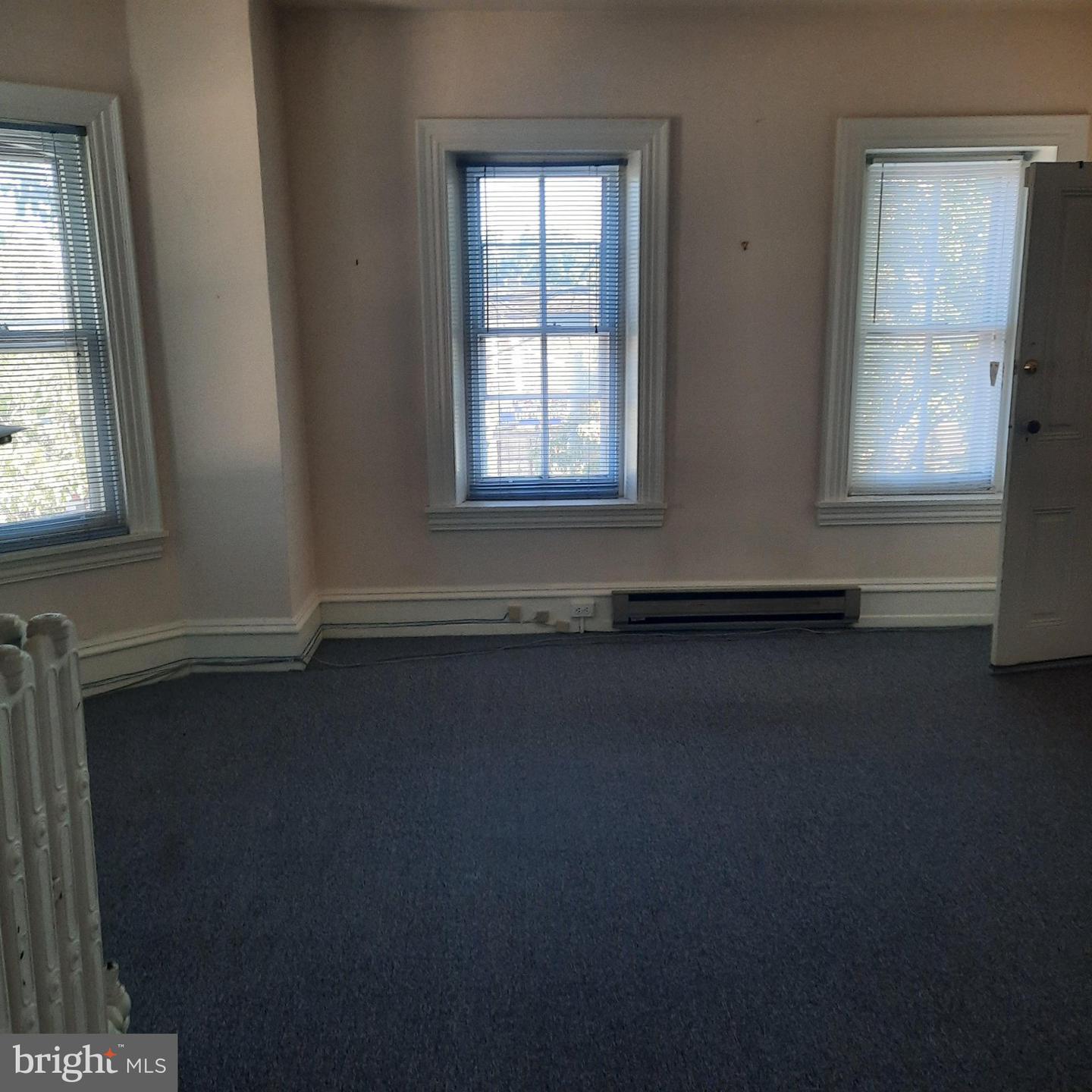 100 Main St S #b2 Property Photo 3
