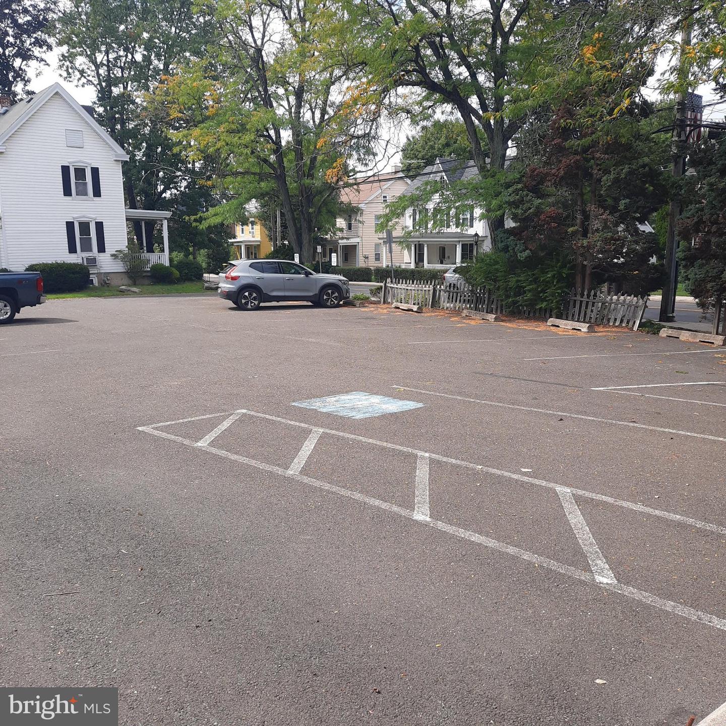100 Main St S #b2 Property Photo 6