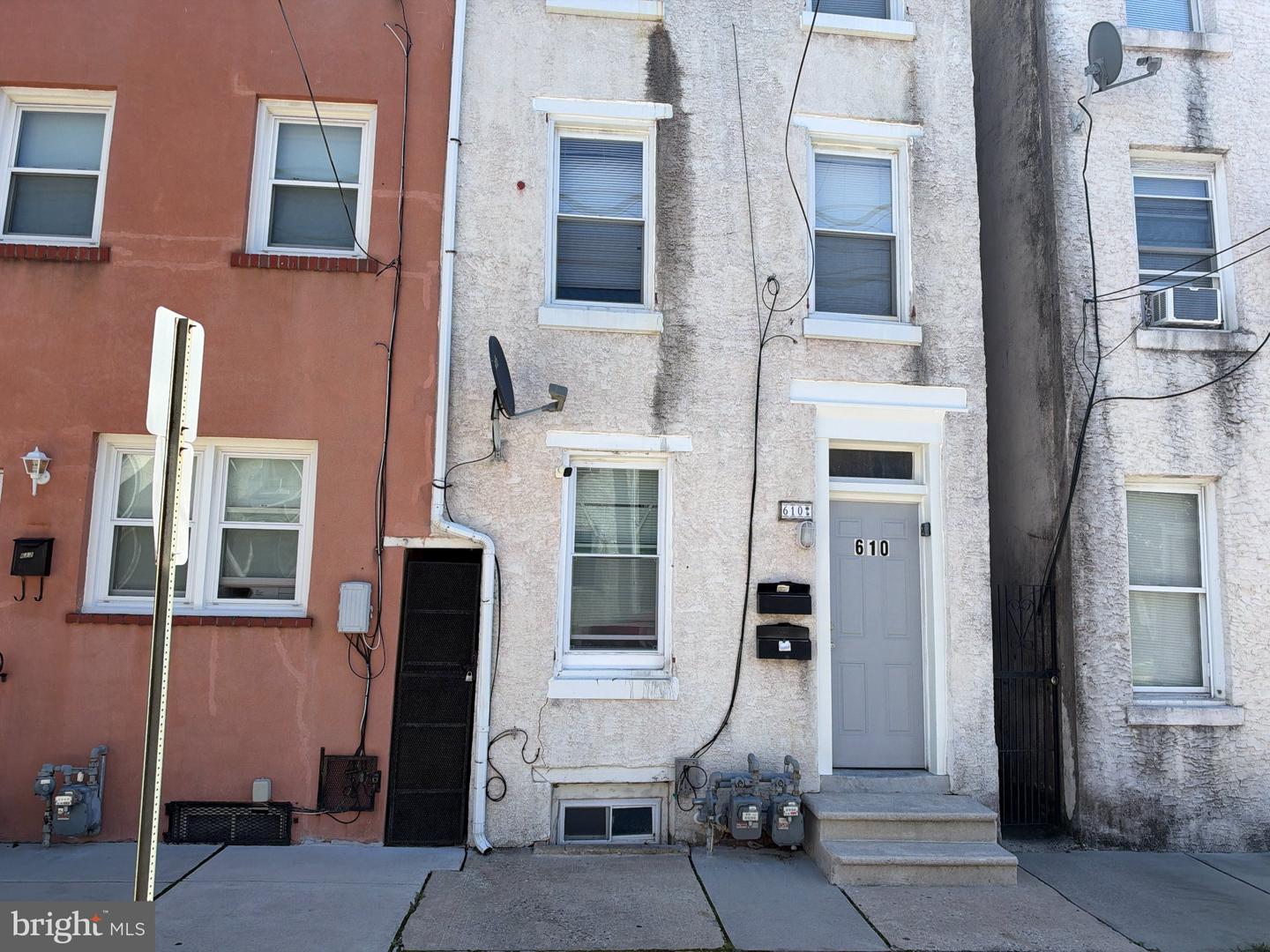 610 GREEN ST Property Photo 1