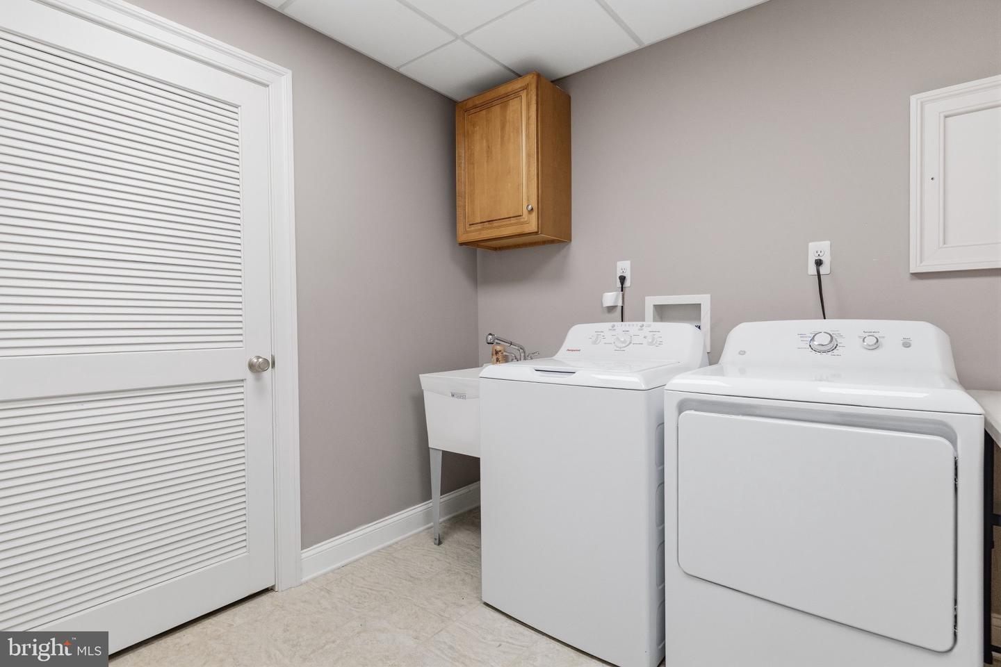 103 Canterbury Ln Property Photo 59
