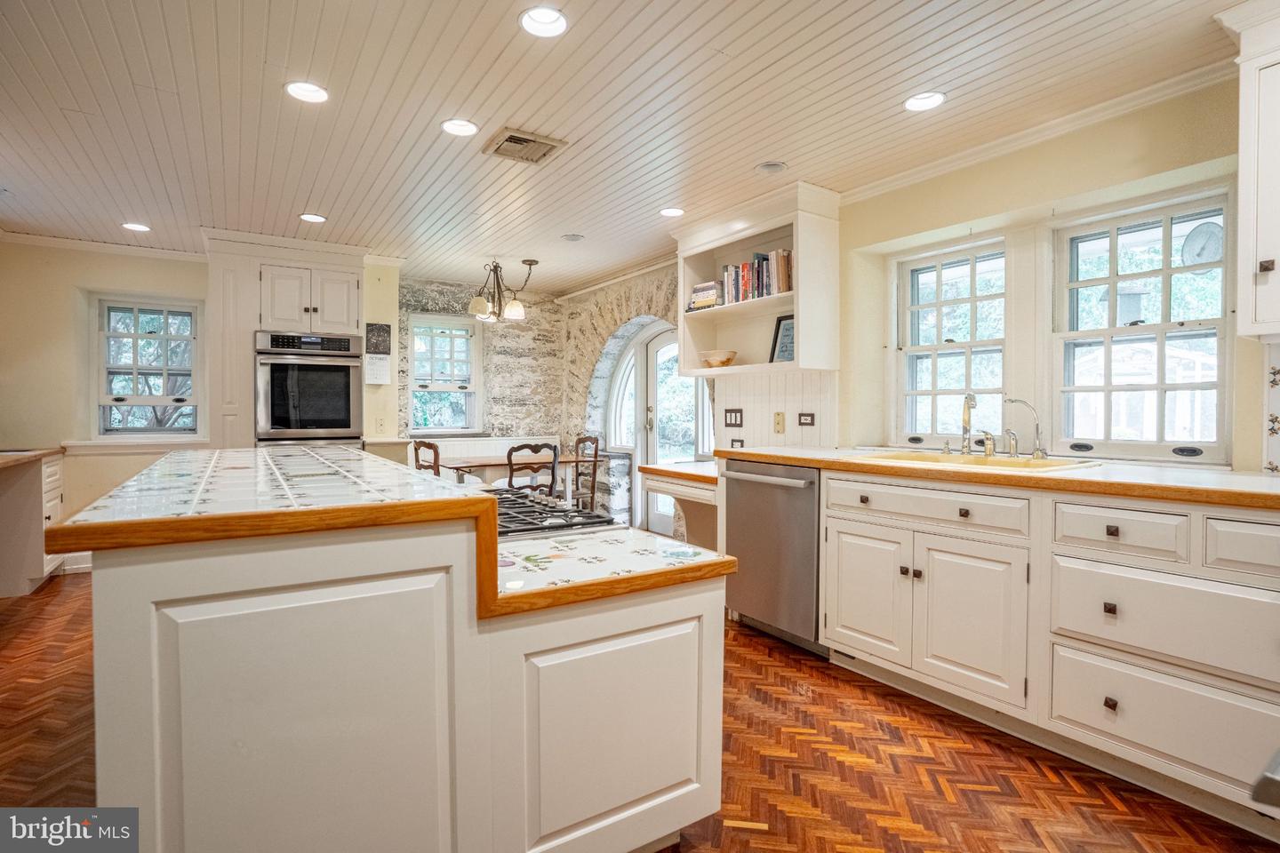 1681 E Willow Grove Ave # Property Photo 10