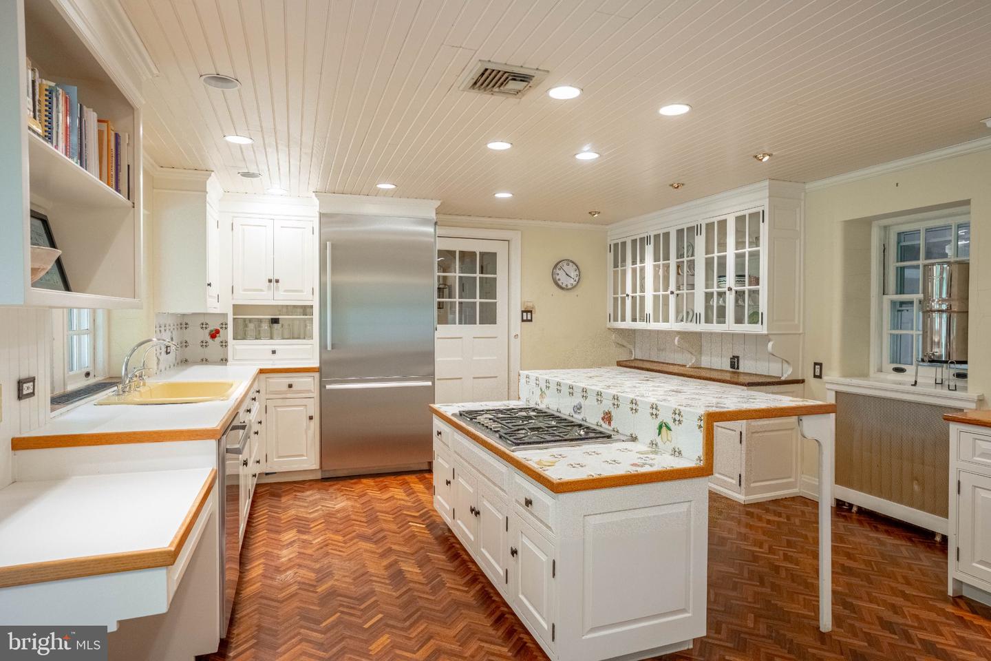 1681 E Willow Grove Ave # Property Photo 12