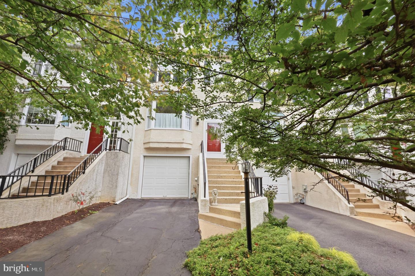 3041 Mitchell Ct # Property Photo 2