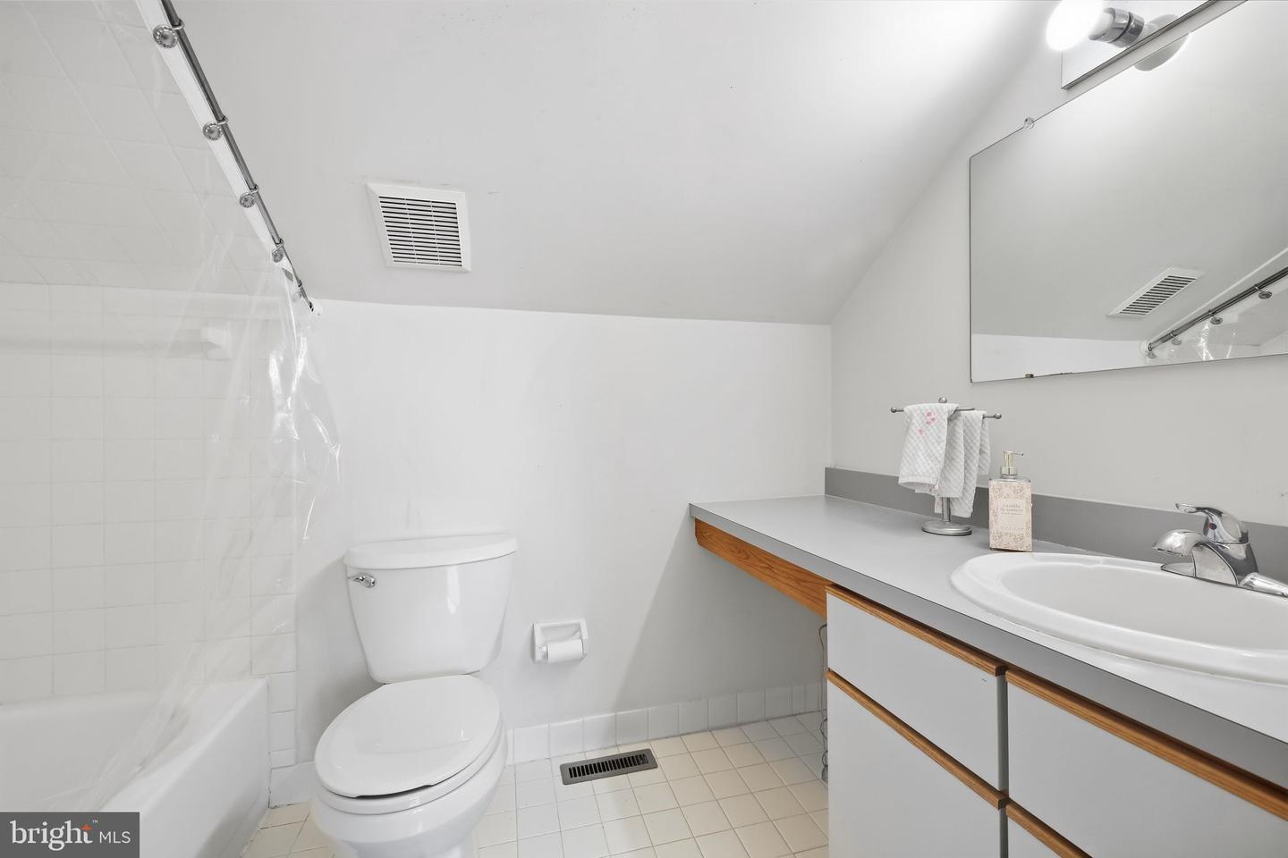 3041 Mitchell Ct # Property Photo 28