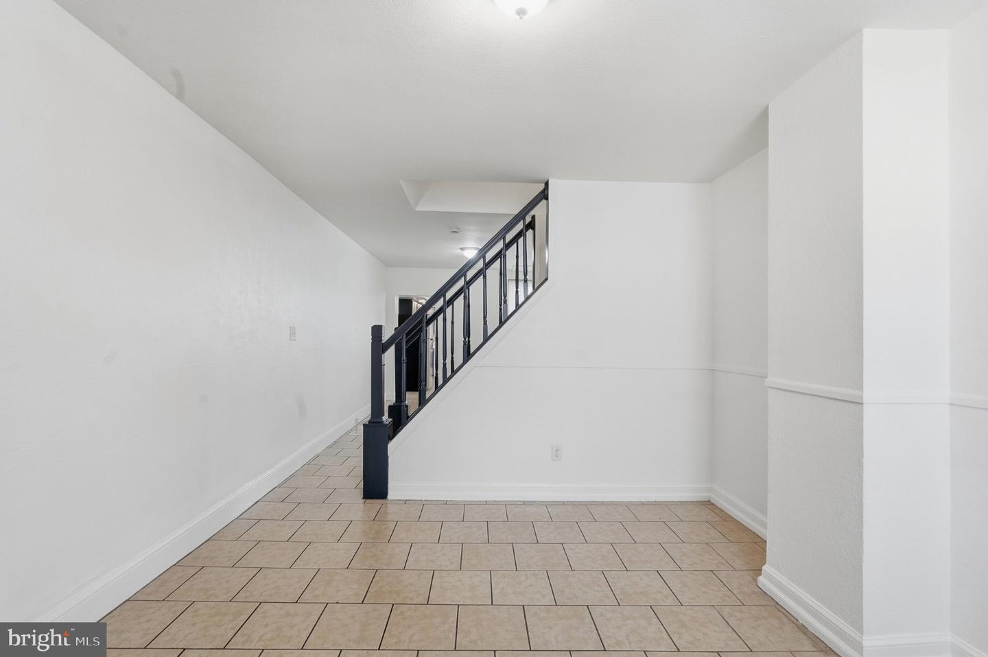 360 E Penn St # Property Photo 8