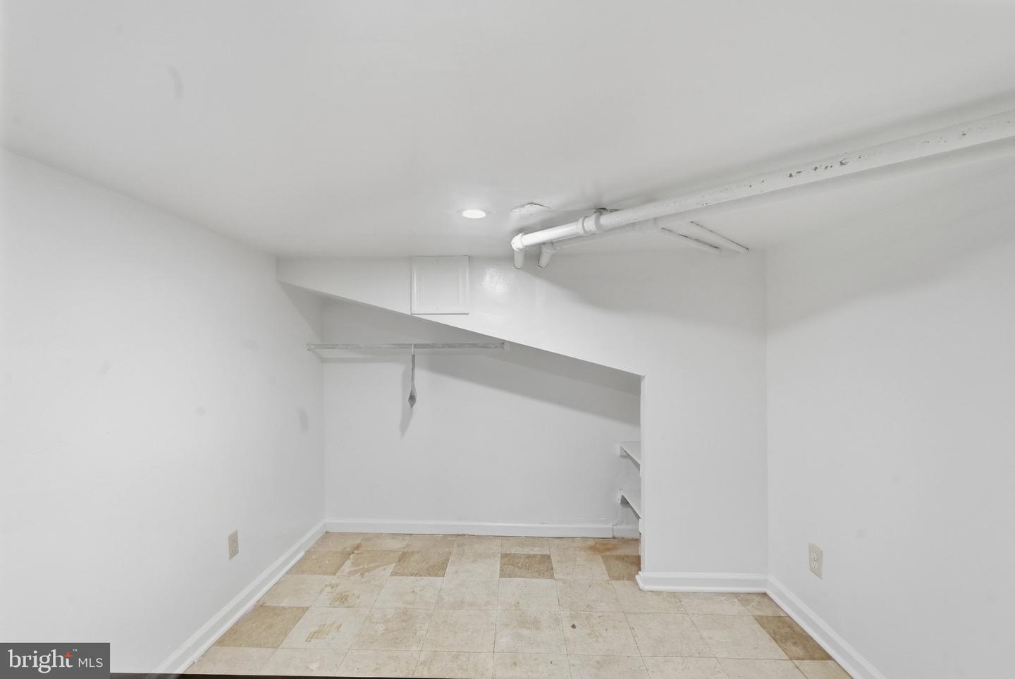 360 E Penn St # Property Photo 35