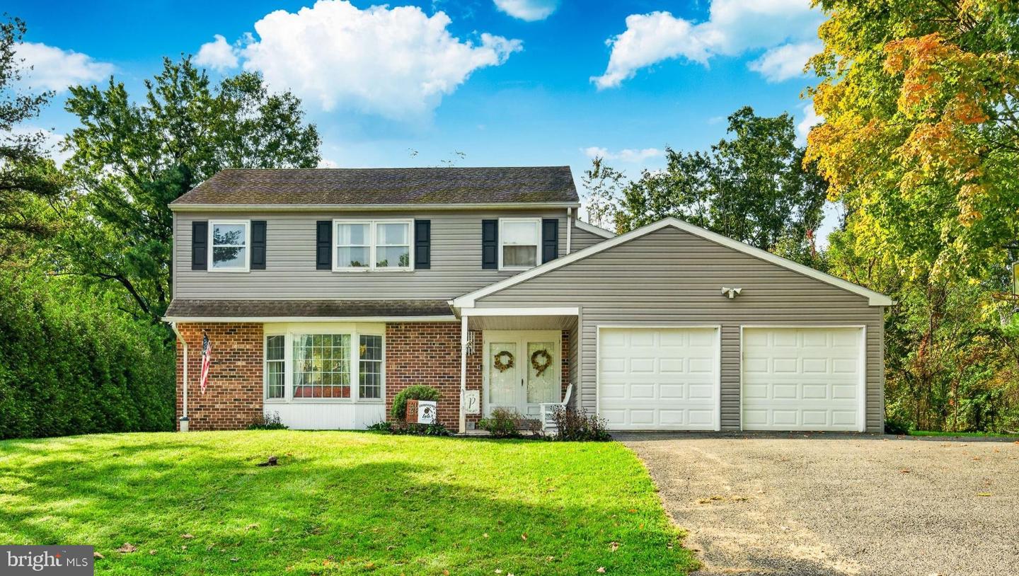 63 Lark Ln # Property Photo 1