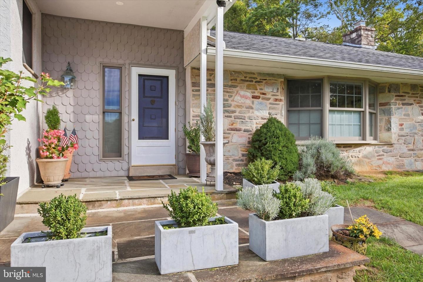 6109 W Mill Rd # Property Photo 4