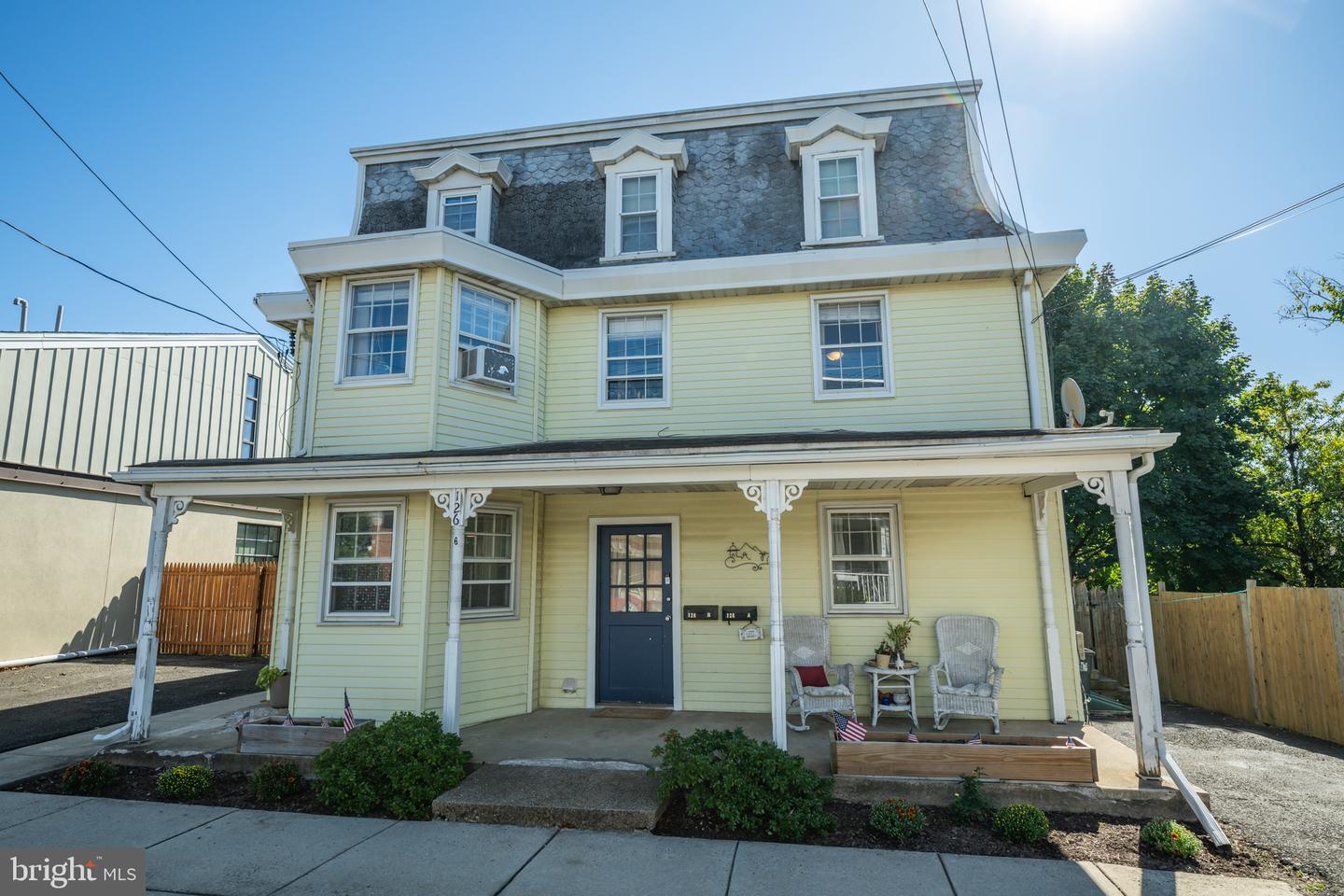 126 Poplar St Property Photo 1