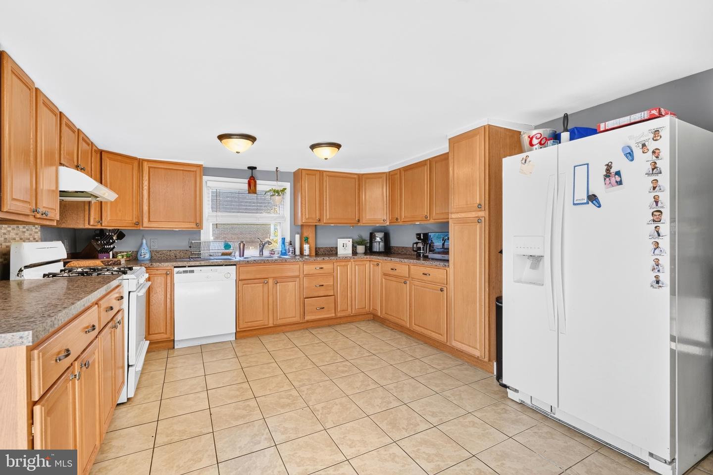 126 Poplar St Property Photo 2