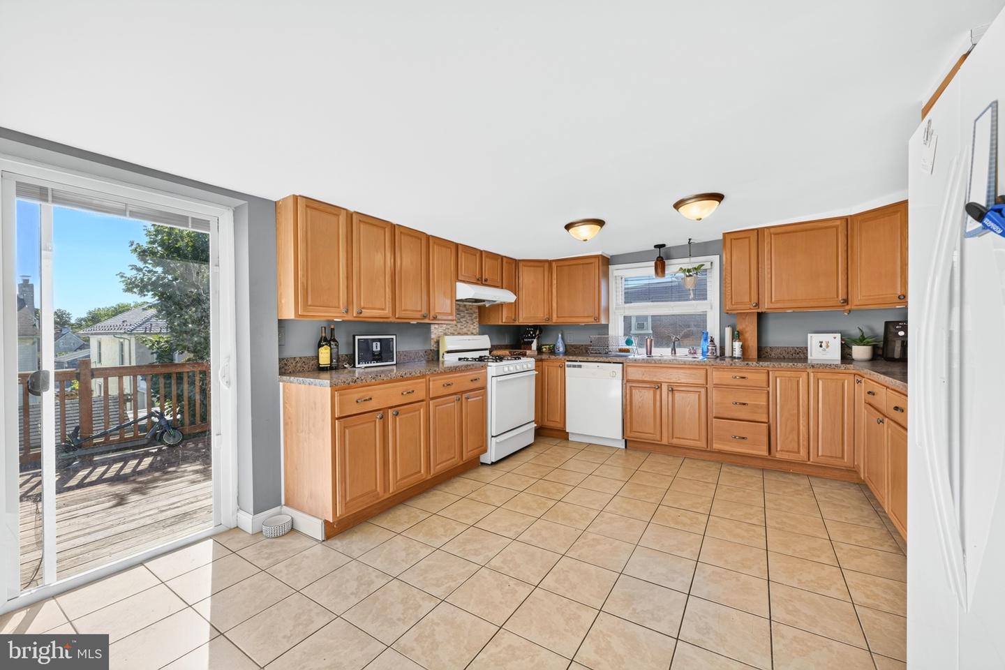 126 Poplar St Property Photo 3
