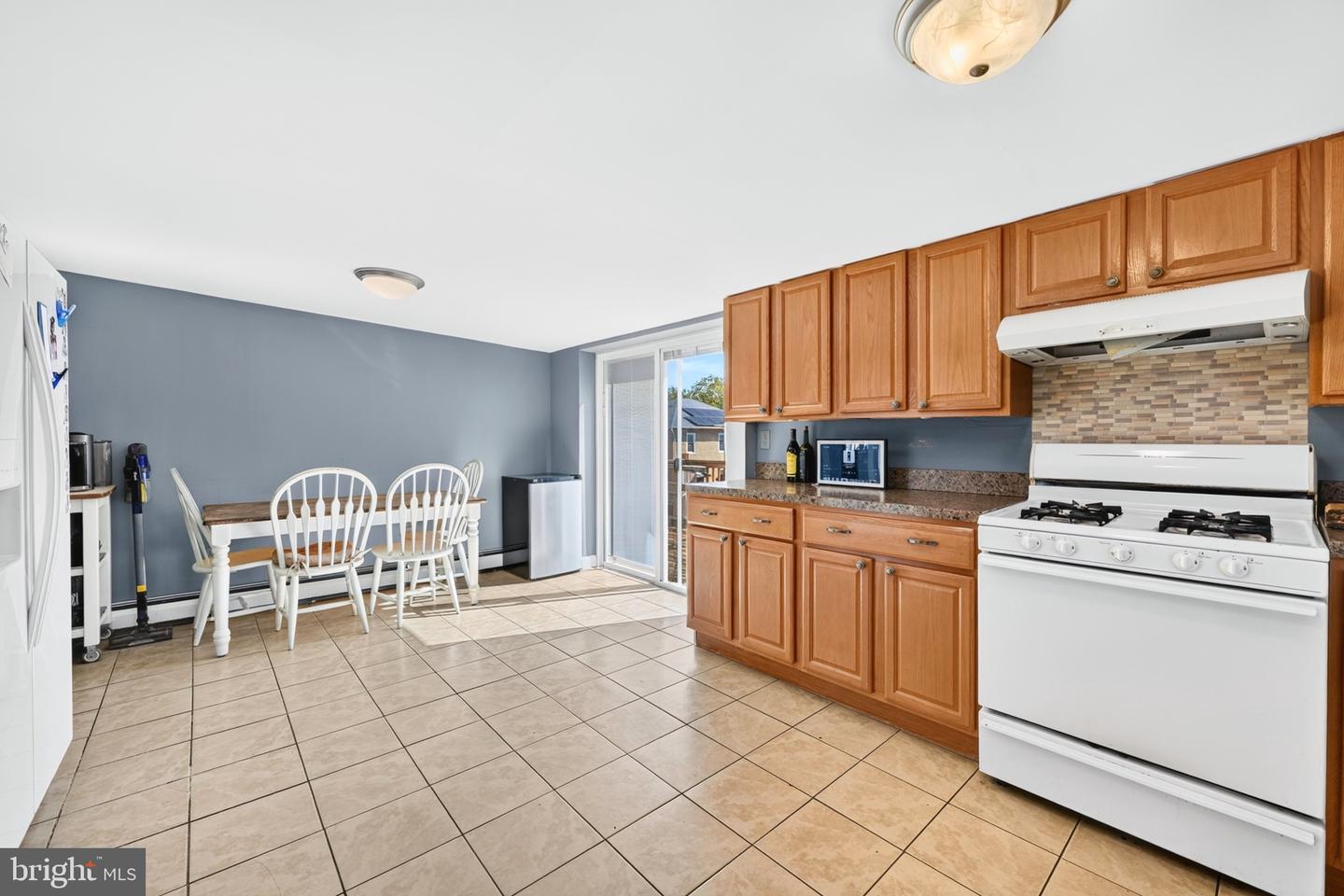 126 Poplar St Property Photo 4