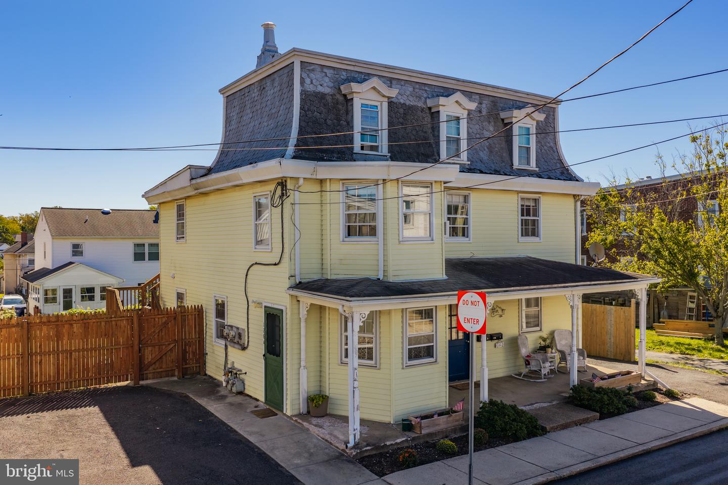 126 Poplar St Property Photo 44