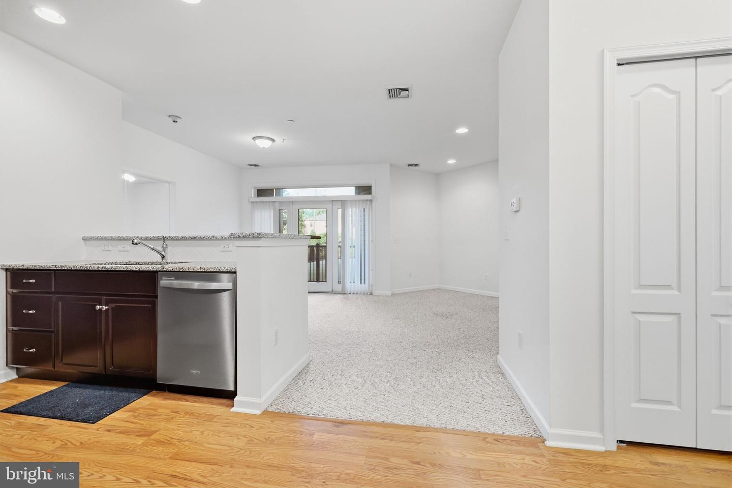 264 Carson Terrace Ter Property Photo 3