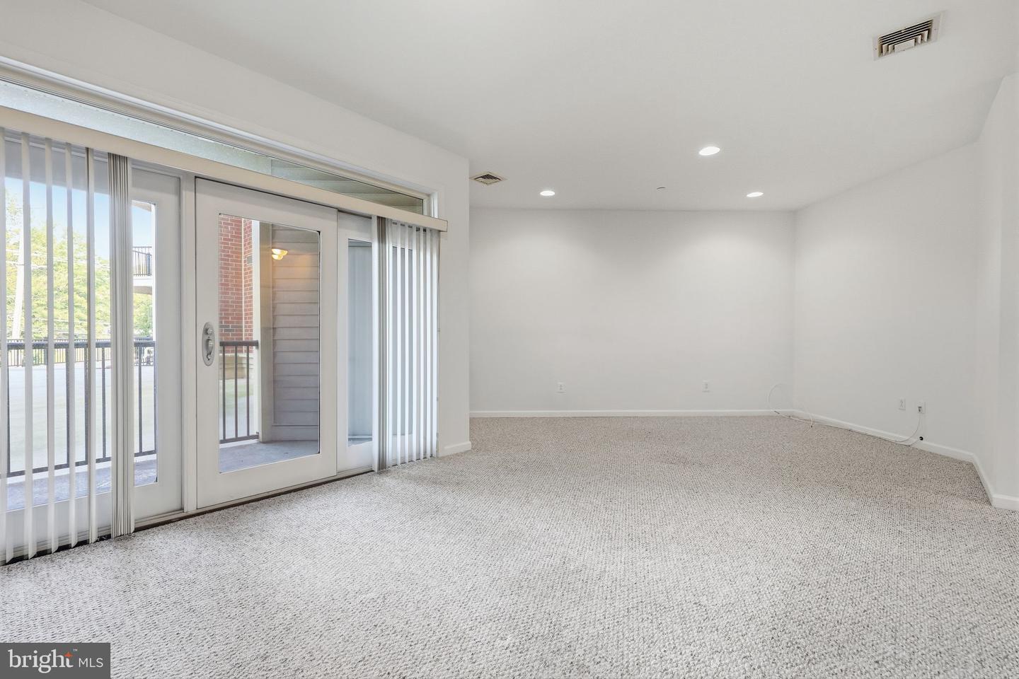 264 Carson Terrace Ter Property Photo 14