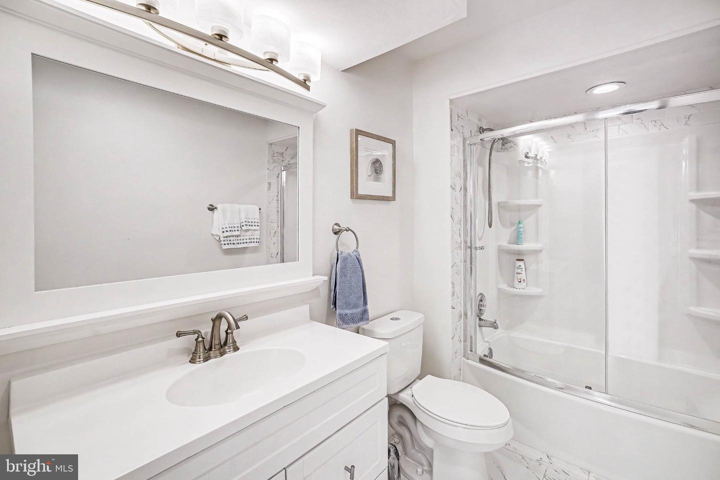 944 Hedgerow Ct # Property Photo 37