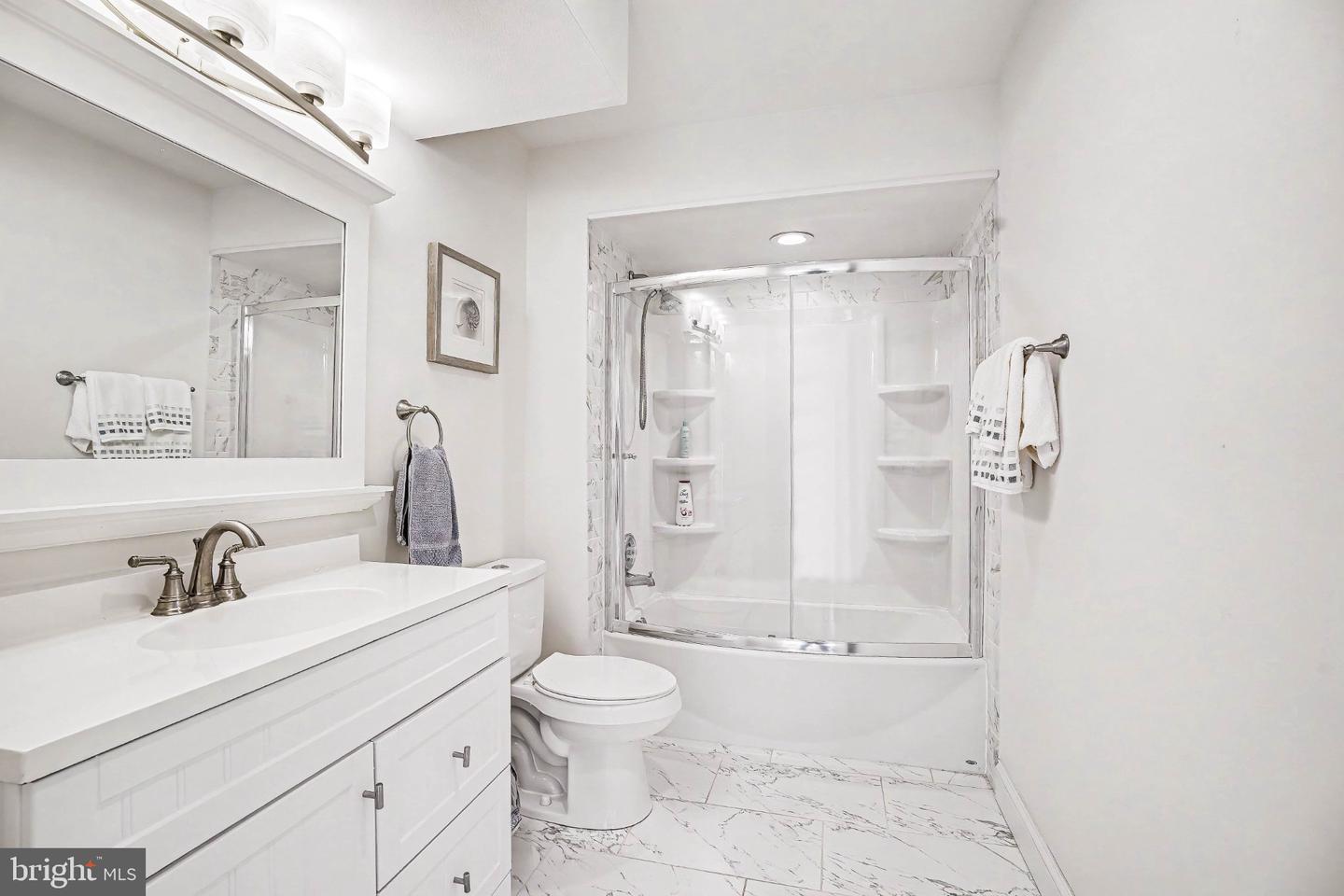 944 Hedgerow Ct # Property Photo 38